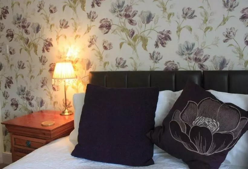 キングサイズベッドのスタンダードルーム, The Collingdale Guest House