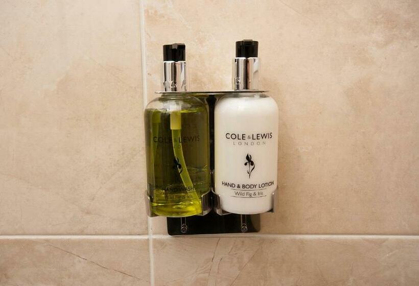 اتاق استاندارد با تخت بزرگ, The Collingdale Guest House