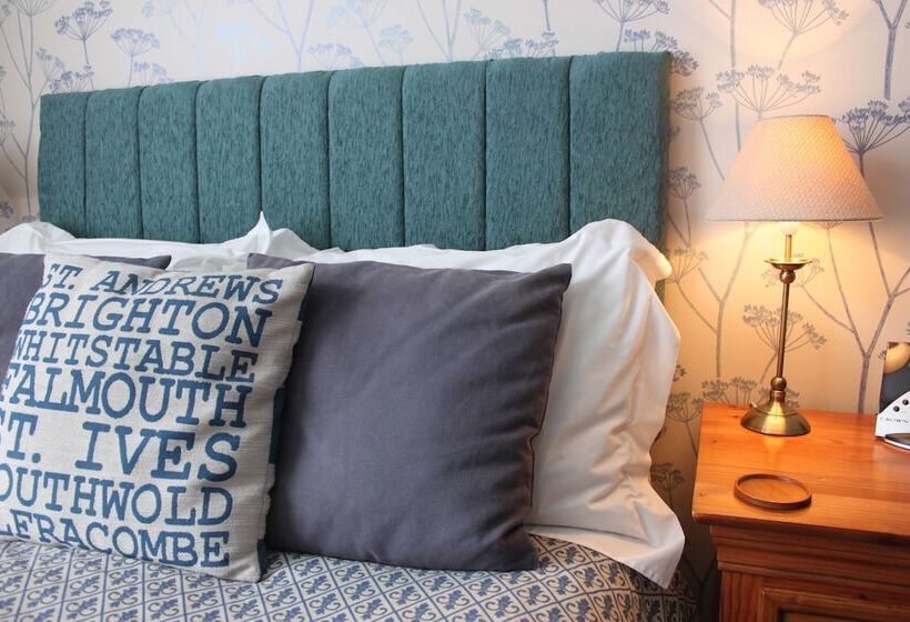 اتاق خانوادگی, The Collingdale Guest House