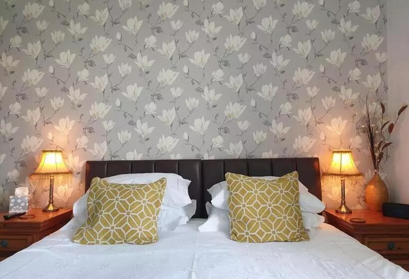 キングサイズベッドのスタンダードルーム, The Collingdale Guest House