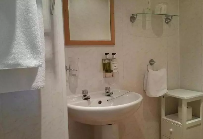 キングサイズベッドのスタンダードルーム, The Collingdale Guest House