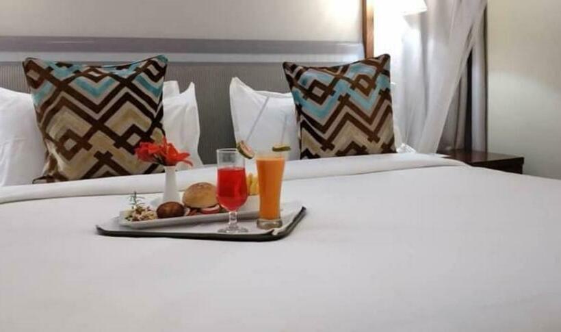 Lakosztály, Serendib Suites And Conference Center