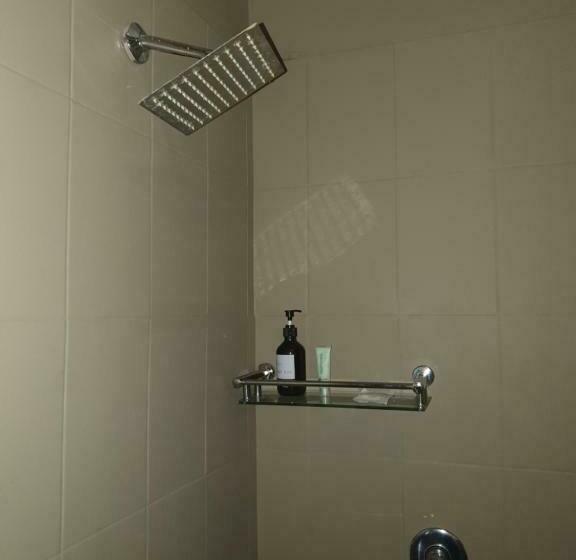 Superior Szoba, Serendib Suites And Conference Center