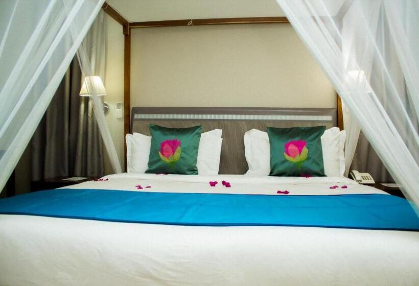 Superior Szoba, Serendib Suites And Conference Center