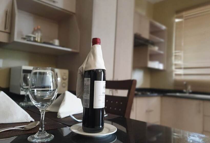 Lakosztály, Serendib Suites And Conference Center