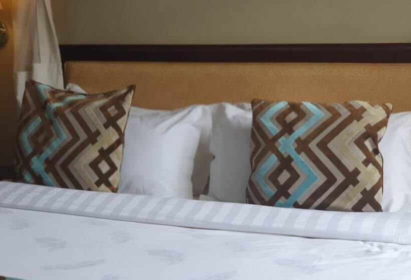 Superior Szoba, Serendib Suites And Conference Center