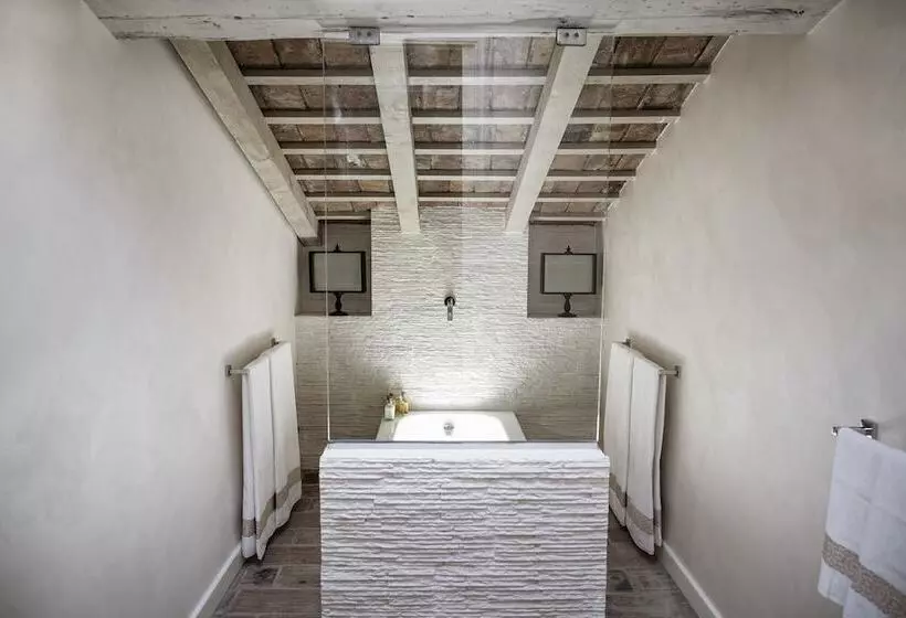 سوئیت پریمیوم, Seven Historical Suites
