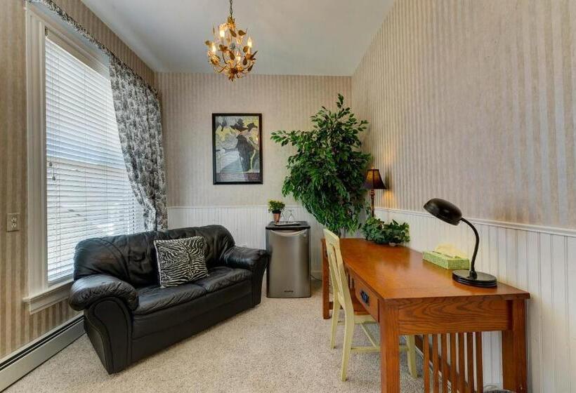 스위트 킹사이즈 침대, The St. Mary S Inn, Bed And Breakfast