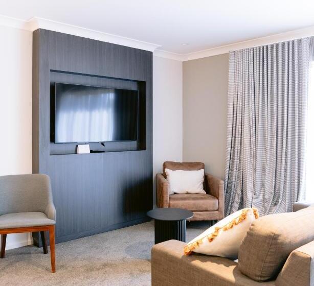 سوییت لوکس, Wagga Rsl Club Motel