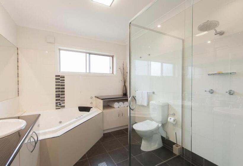 سوییت, Wagga Rsl Club Motel