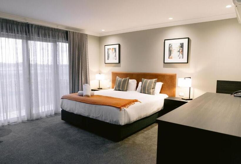 سوییت, Wagga Rsl Club Motel