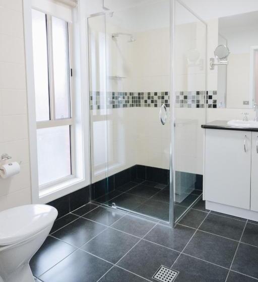 سوئیت با تخت بزرگ, Wagga Rsl Club Motel