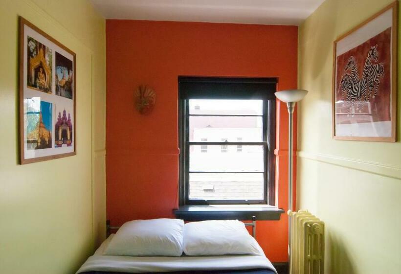 Номер Базовый Совметсный Санузел, Ocean Island Inn | Backpackers | Suites