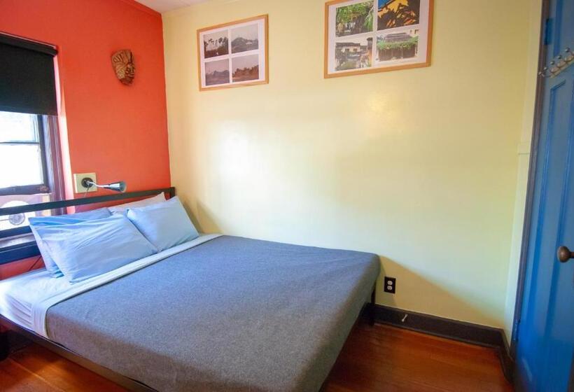 Номер Стандарт Совместная Ванная, Ocean Island Inn | Backpackers | Suites