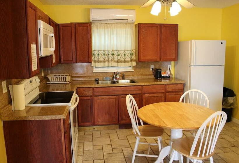 דירת חדר נוף לבריכה, Aqua View Motel