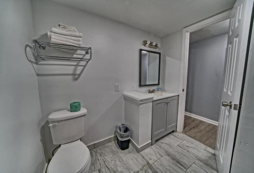 شقة غرفة واحدة مطلة على حمام السباحة, Aqua View Motel
