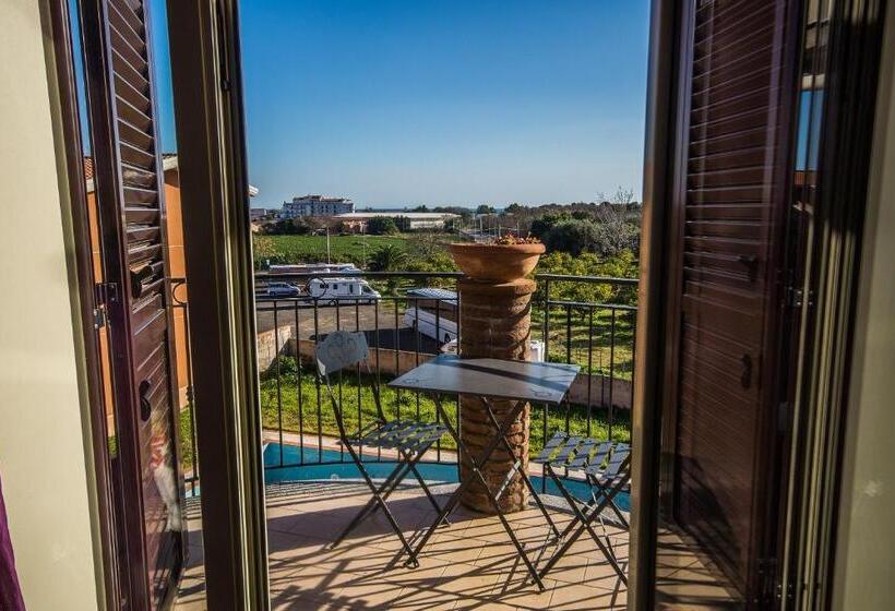 غرفة قياسية, New Naxos Village