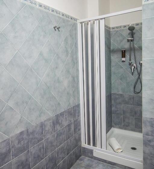 غرفة قياسية, New Naxos Village