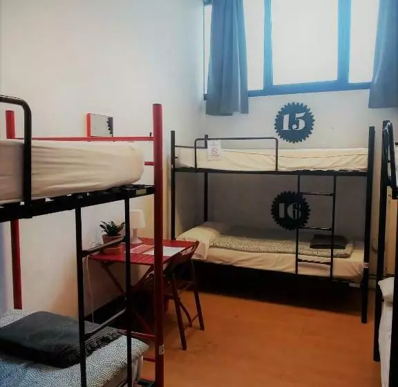 تختخواب در اتاق مشترک, Bilbao Akelarre Hostel
