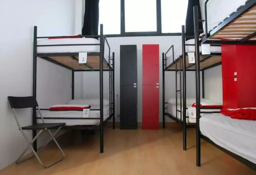 تختخواب در اتاق مشترک, Bilbao Akelarre Hostel