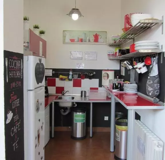 اتاق استاندارد یک تخته با سرویس بهداشتی مشترک, Bilbao Akelarre Hostel