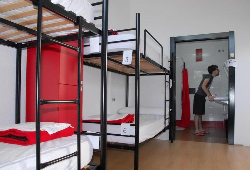 Четырехместный Номер Стандарт, Bilbao Akelarre Hostel