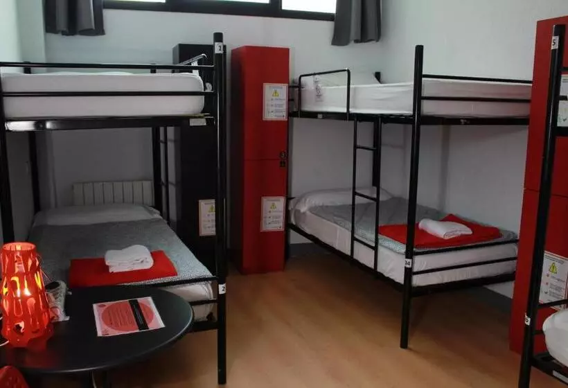 اتاق استاندارد با سرویس بهداشتی مشترک, Bilbao Akelarre Hostel