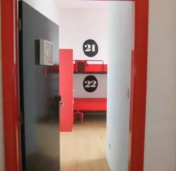 اتاق استاندارد با سرویس بهداشتی مشترک, Bilbao Akelarre Hostel