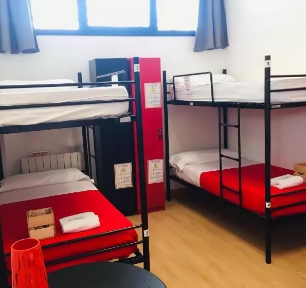 اتاق استاندارد با سرویس بهداشتی مشترک, Bilbao Akelarre Hostel