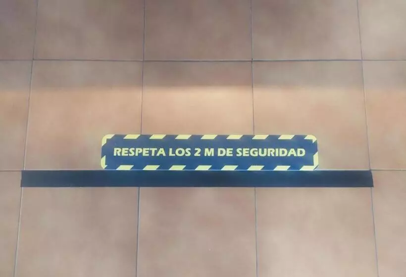 اتاق استاندارد یک نفره, Bilbao Akelarre Hostel