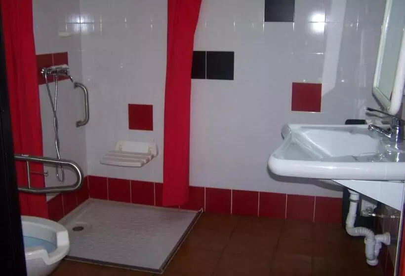اتاق استاندارد یک نفره, Bilbao Akelarre Hostel