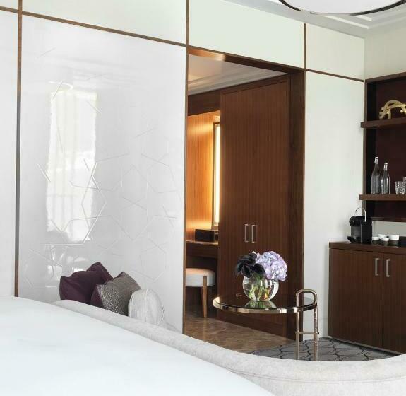 Номер Премиум, Four Seasons Hotel Abu Dhabi At Al Maryah Island