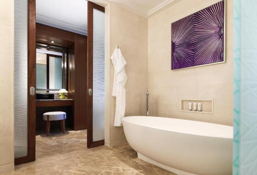 Номер Deluxe, Four Seasons Hotel Abu Dhabi At Al Maryah Island