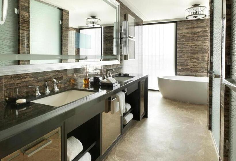 Люкс Executive Кровать Кинг, Four Seasons Hotel Abu Dhabi At Al Maryah Island