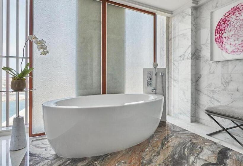 Люкс Executive Кровать Кинг, Four Seasons Hotel Abu Dhabi At Al Maryah Island