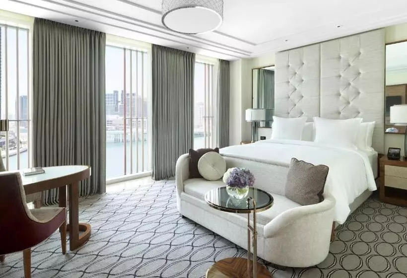 キングサイズベッドのデラックスルーム, Four Seasons Hotel Abu Dhabi At Al Maryah Island