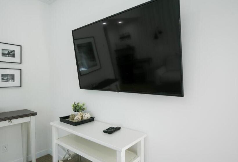 Suite, Casey Key Resorts  Beachfront