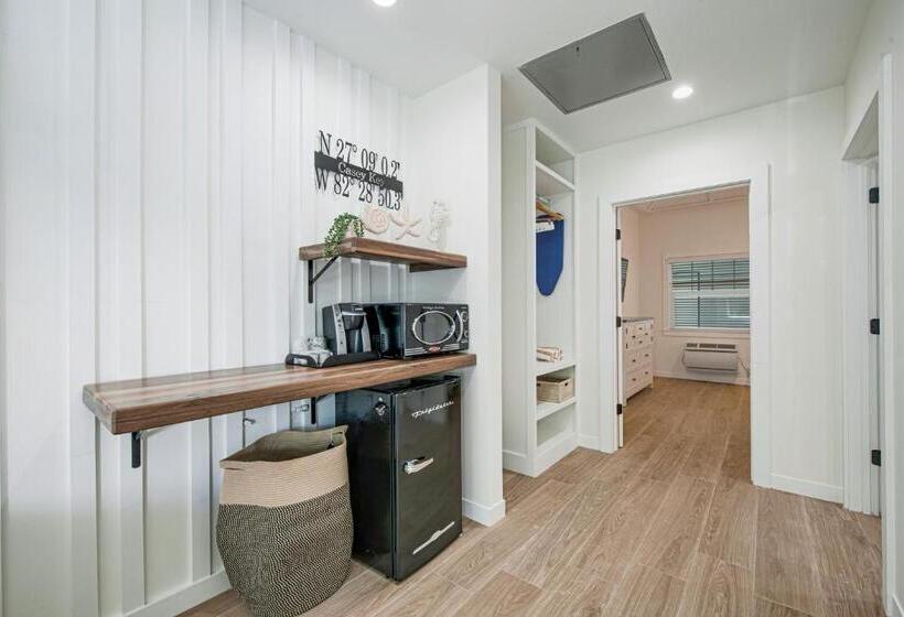 스위트, Casey Key Resorts  Beachfront