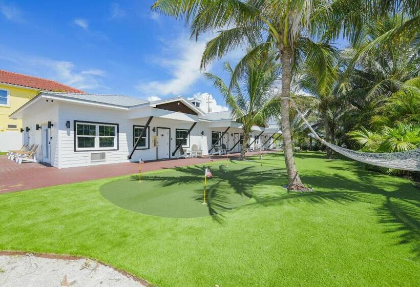 Standard Studio King Bed, Casey Key Resorts  Beachfront