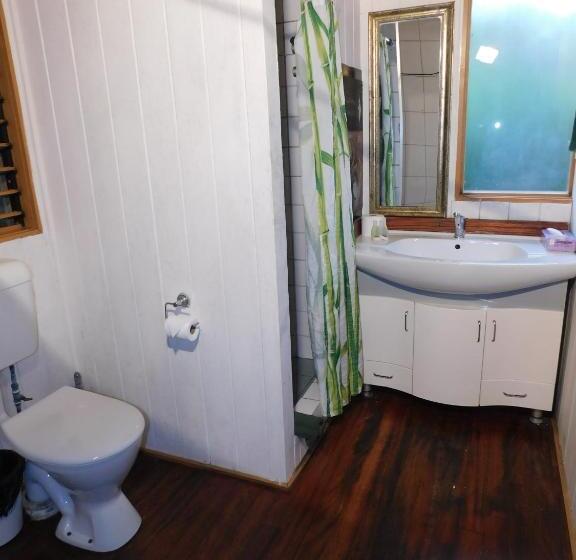 اتاق خانوادگی, Rainforest Eco Lodge