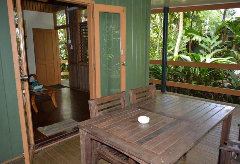 اتاق خانوادگی, Rainforest Eco Lodge