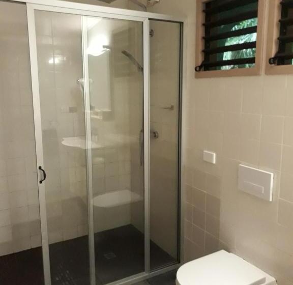 استودیوی پریمیوم, Rainforest Eco Lodge