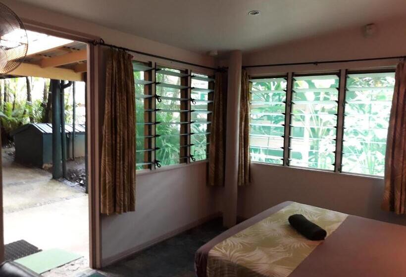 استودیوی پریمیوم, Rainforest Eco Lodge