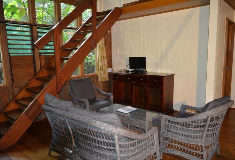 2 Bedroom Apartment with Views, Rainforest Eco Lodge
