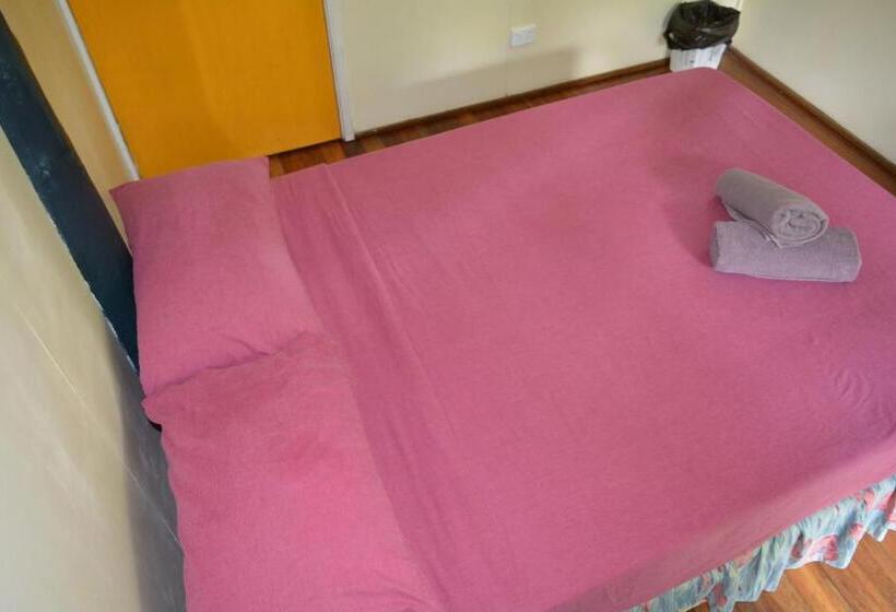 اتاق اکونومی, Rainforest Eco Lodge