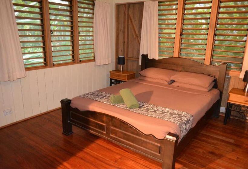 اتاق خانوادگی, Rainforest Eco Lodge