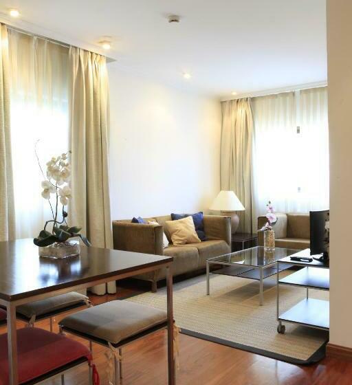 Четырехместный Номер Стандарт, Escuela Madrid