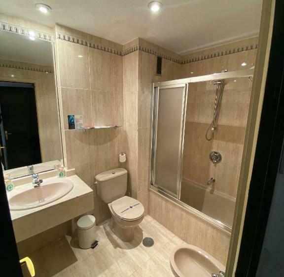 Номер Стандарт Индивидуальный, Escuela Madrid