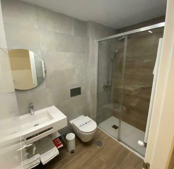 Номер Стандарт Индивидуальный, Escuela Madrid