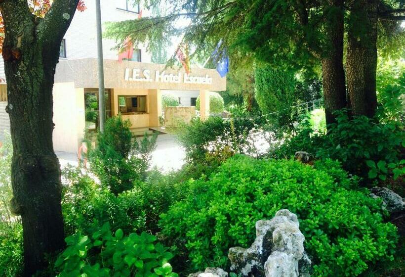 Номер Стандарт Индивидуальный, Escuela Madrid